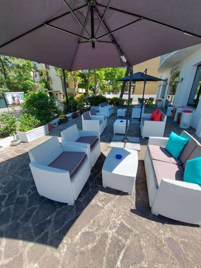 Hotel Senza Pensieri Riccione Ngoại thất bức ảnh