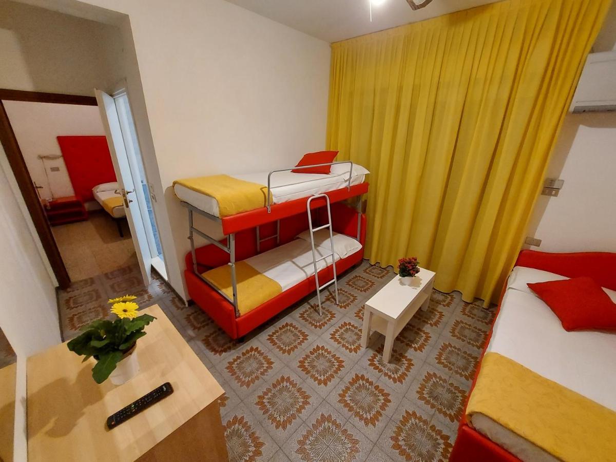Hotel Senza Pensieri Riccione Ngoại thất bức ảnh