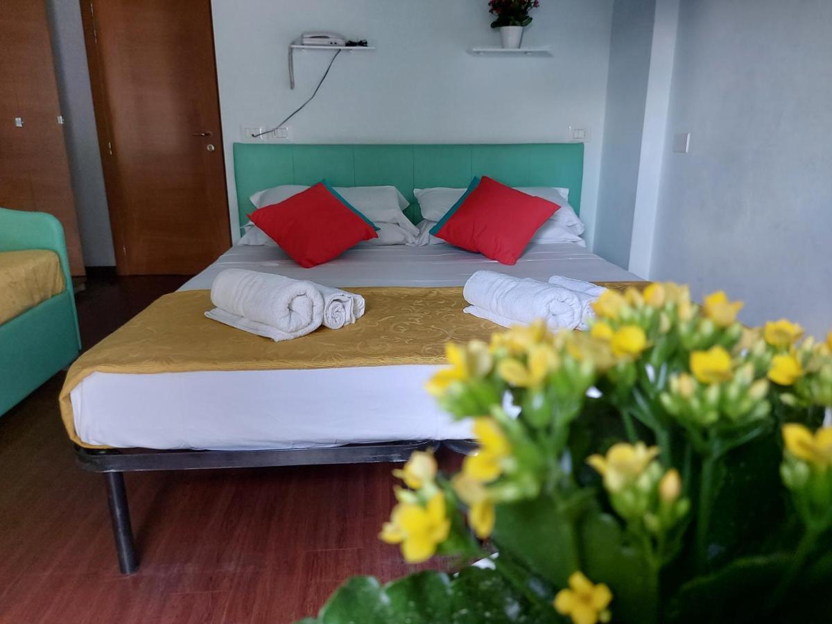 Hotel Senza Pensieri Riccione Ngoại thất bức ảnh
