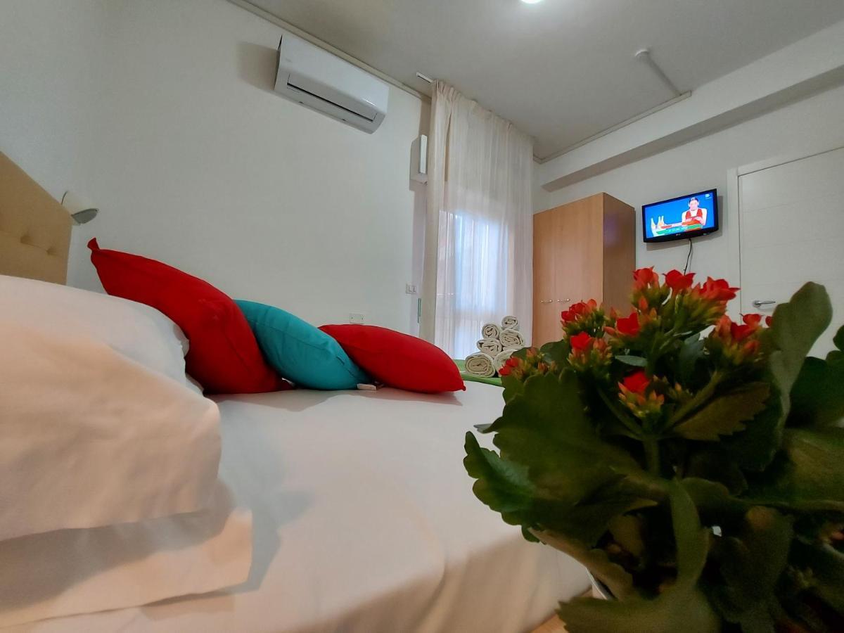 Hotel Senza Pensieri Riccione Ngoại thất bức ảnh