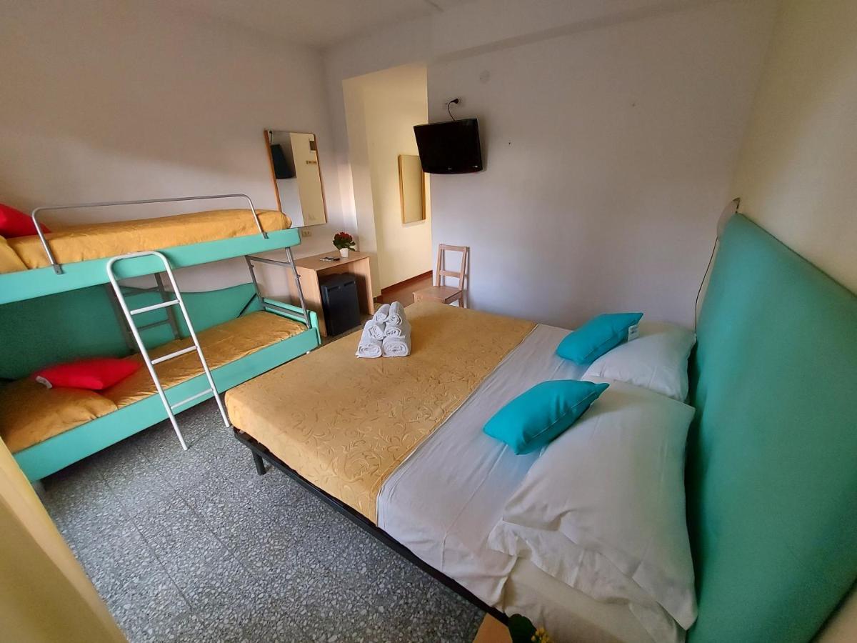 Hotel Senza Pensieri Riccione Ngoại thất bức ảnh